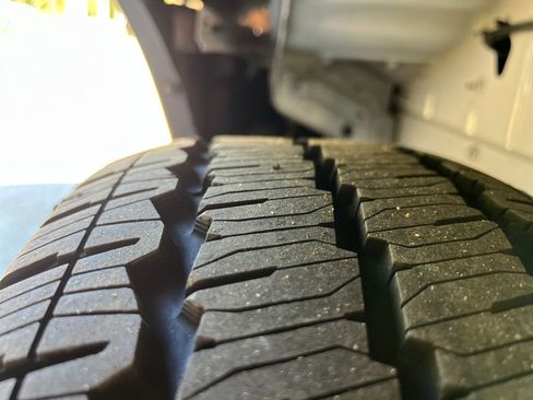 New 2025 Ford Transit 250 148 Medium Roof image 23