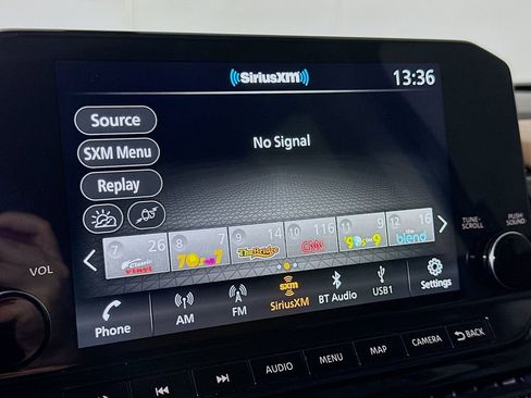 Used 2024 Nissan Pathfinder Platinum image 32