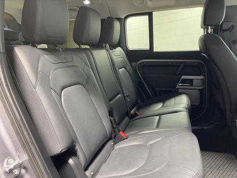 Used 2023 Land Rover Defender 130 SE image 42