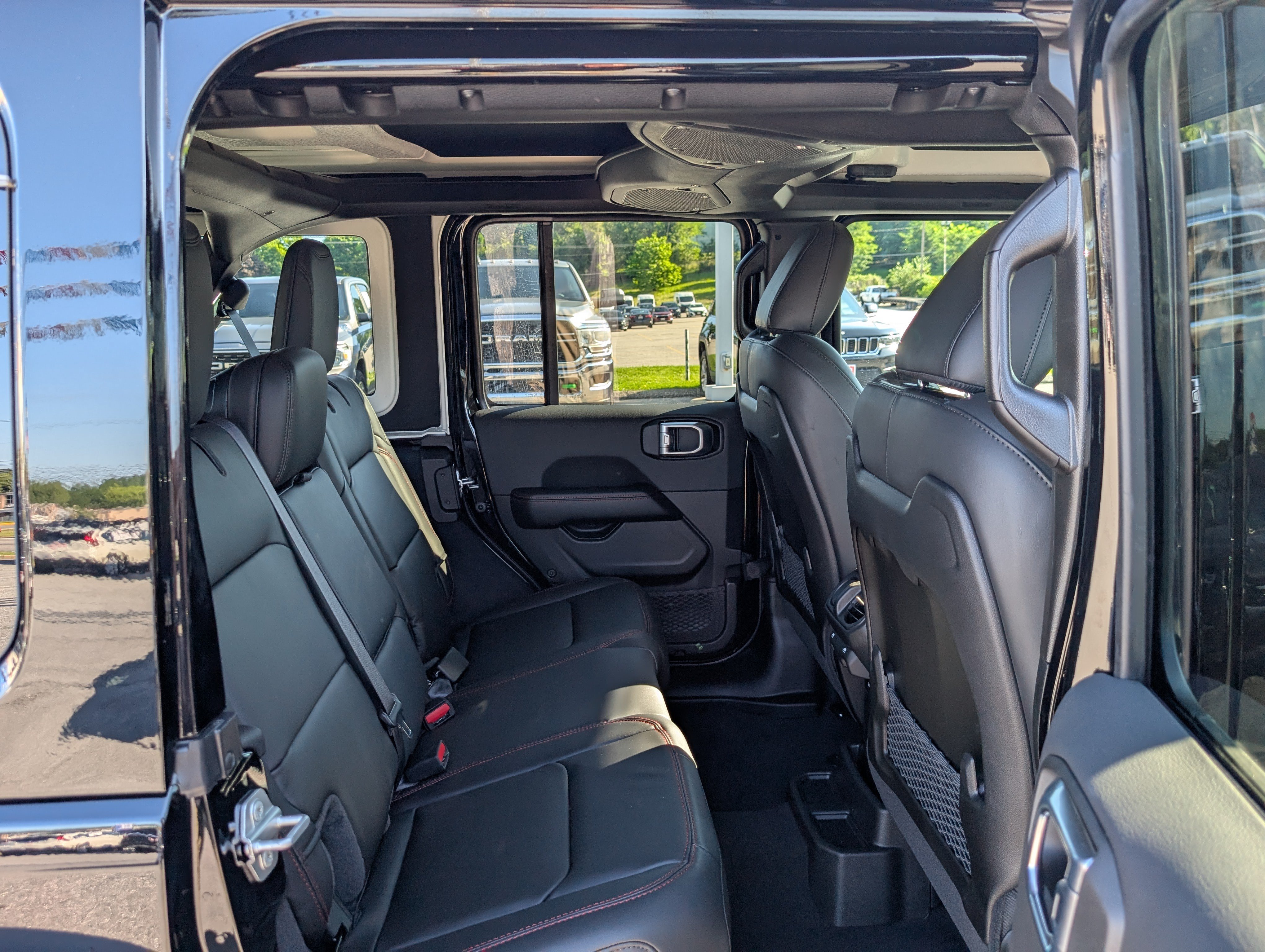 New 2026 Jeep Wrangler Unlimited Rubicon AWD/4WD image 11