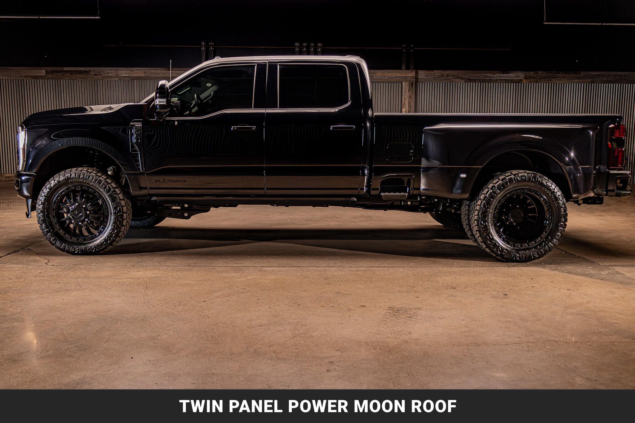 Used 2026 Ford F350 Platinum w/ FX4 Off-Road Package AWD/4WD image 6