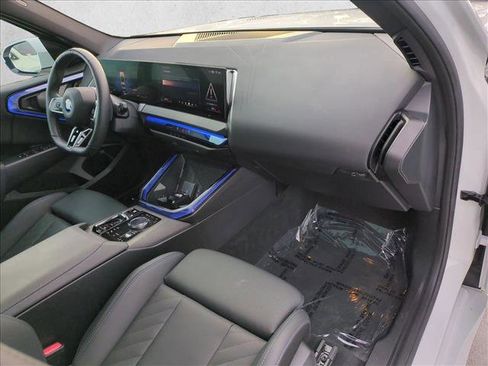 Certified 2025 BMW X3 xDrive30i w/ M Sport Package image 23