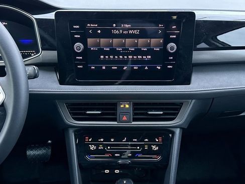New 2026 Volkswagen Taos SE image 22