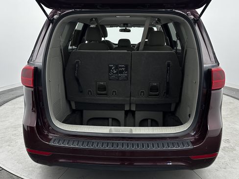 Used 2018 Kia Sedona LX image 29