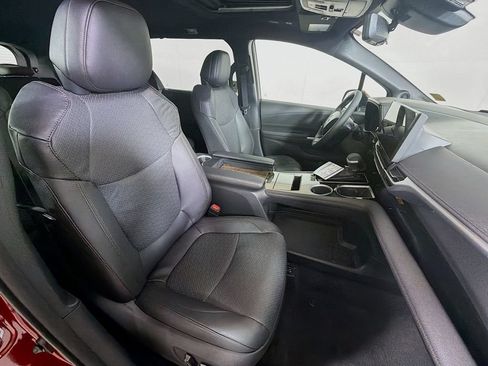 New 2026 Toyota Sienna Platinum AWD/4WD image 25