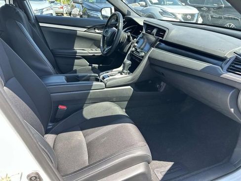 Used 2020 Honda Civic Sport image 9