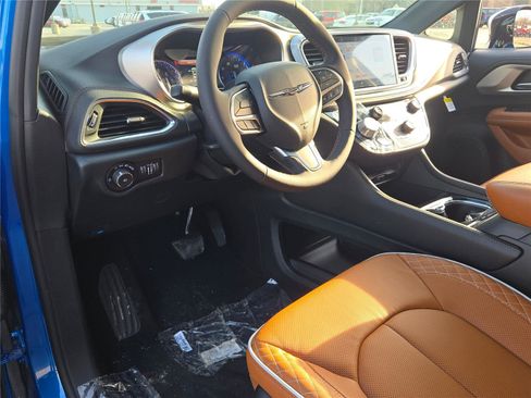 New 2026 Chrysler Pacifica Pinnacle image 26