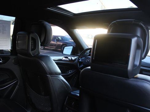 Used 2014 Mercedes-Benz GL 550 GL 550 image 16