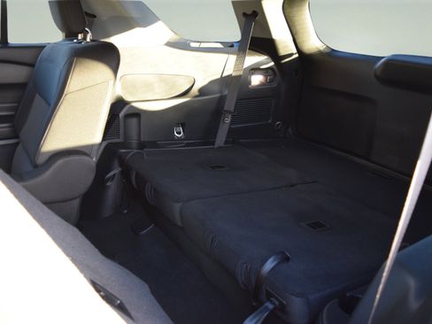 Certified 2023 Ford Explorer XLT image 7