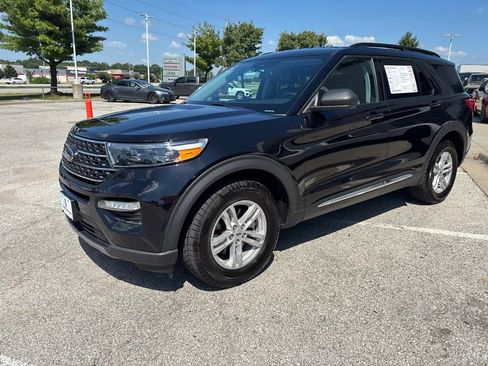 Used 2024 Ford Explorer XLT w/ Equipment Group 202A AWD/4WD image 13