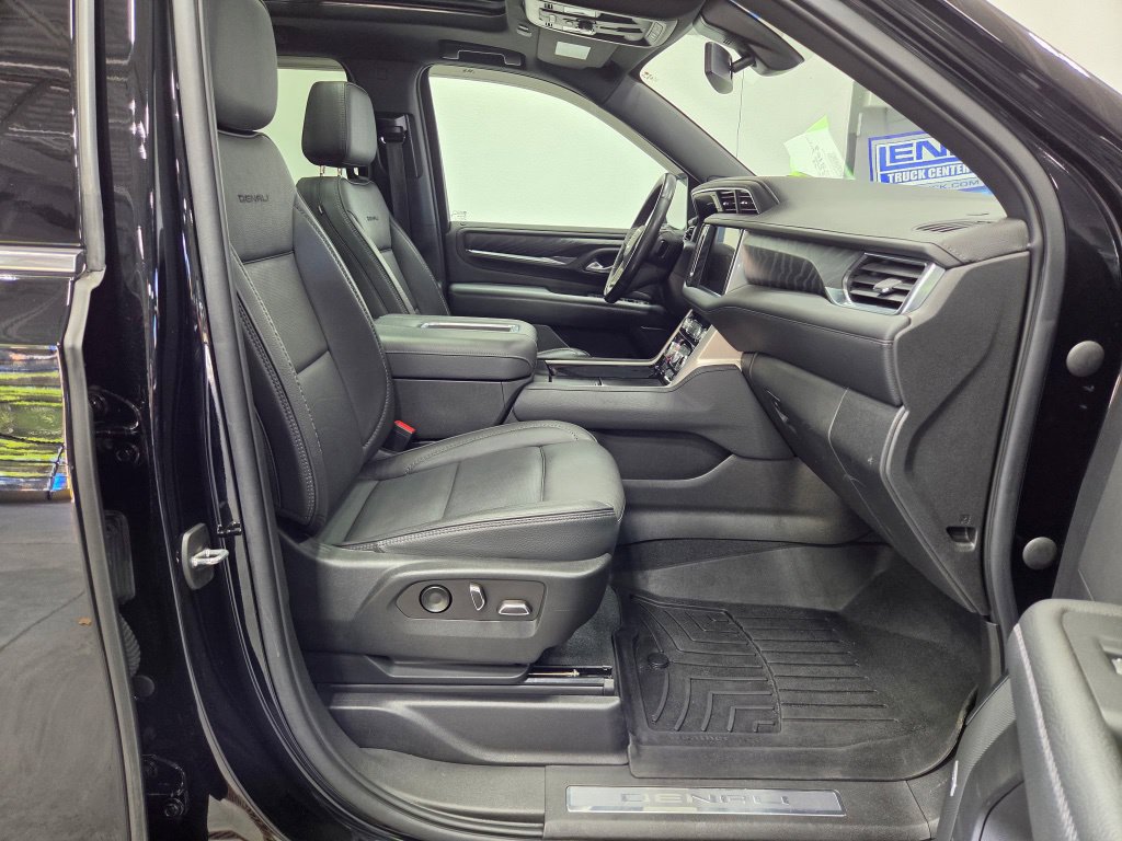 Used 2022 GMC Yukon XL Denali AWD/4WD image 20