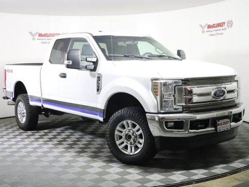 Used 2018 Ford F350 XLT w/ XLT Value Package image 3