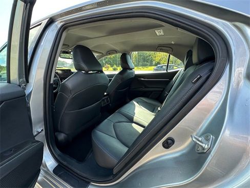 Used 2023 Toyota Camry XSE image 18