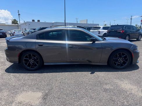 Used 2019 Dodge Charger R/T w/ Blacktop Package RWD image 4