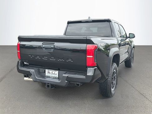 Used 2024 Toyota Tacoma TRD Off-Road AWD/4WD image 4