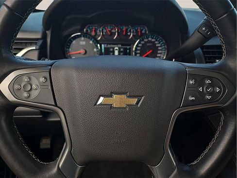 Used 2019 Chevrolet Suburban LT image 19