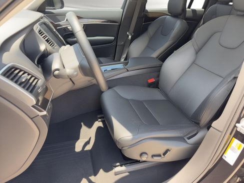 Used 2019 Volvo XC90 T5 Momentum FWD image 5