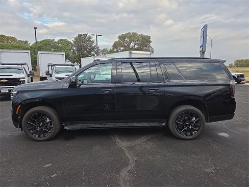 New 2025 Chevrolet Suburban RST w/ Comfort Package image 2