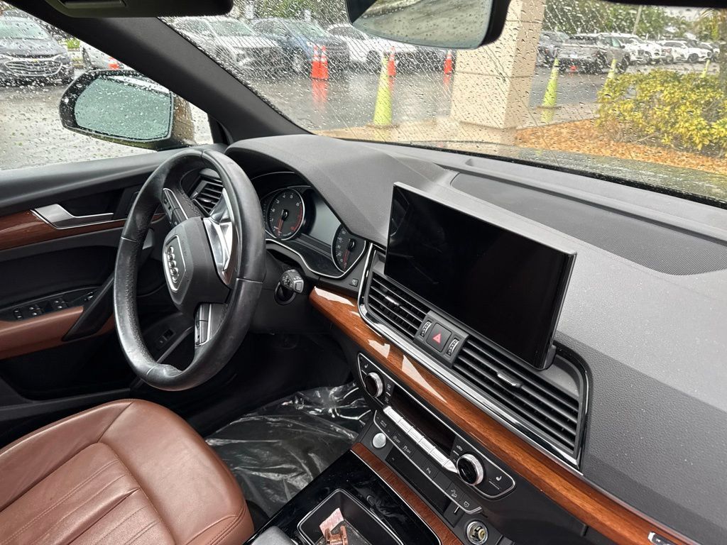 Used 2021 Audi Q5 2.0T Premium w/ Convenience Package AWD/4WD image 15