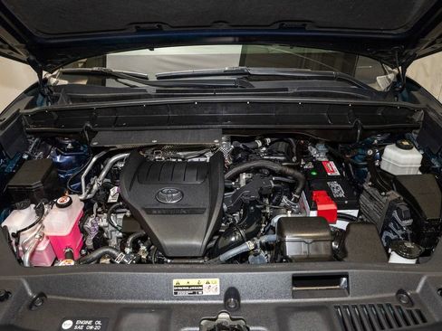 Used 2023 Toyota Highlander XLE image 21