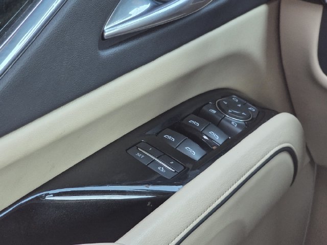 Used 2021 Cadillac Escalade ESV Premium Luxury w/ Driver Assist Tech Package AWD/4WD image 16