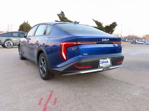 New 2025 Kia K4 FWD image 5