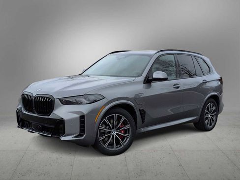 New 2026 BMW X5 xDrive50e image 1
