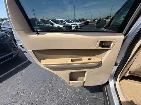 Used 2010 Ford Escape Limited FWD image 18