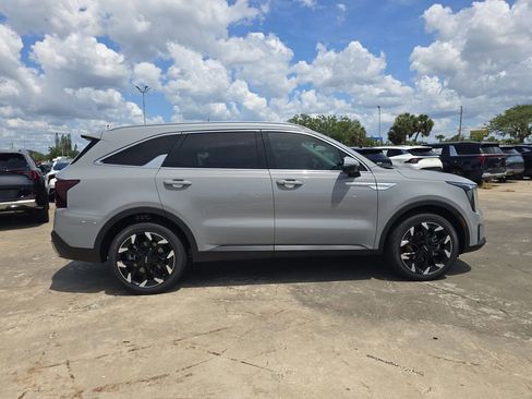 New 2026 Kia Sorento EX FWD image 9