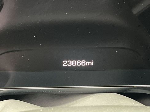 Certified 2025 GMC Yukon XL Elevation w/ LPO, Elevation Black Package AWD/4WD image 18