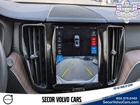Used 2023 Volvo XC60 B6 Ultimate w/ Protection Package Premier image 21