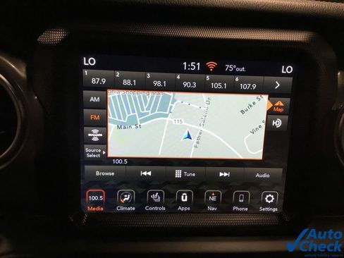 Used 2022 Jeep Wrangler Unlimited Sahara w/ Cold Weather Group AWD/4WD image 57