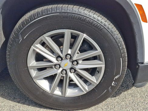 Used 2023 Chevrolet Traverse LT AWD/4WD image 9