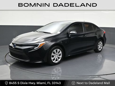 Used 2025 Toyota Corolla LE image 1