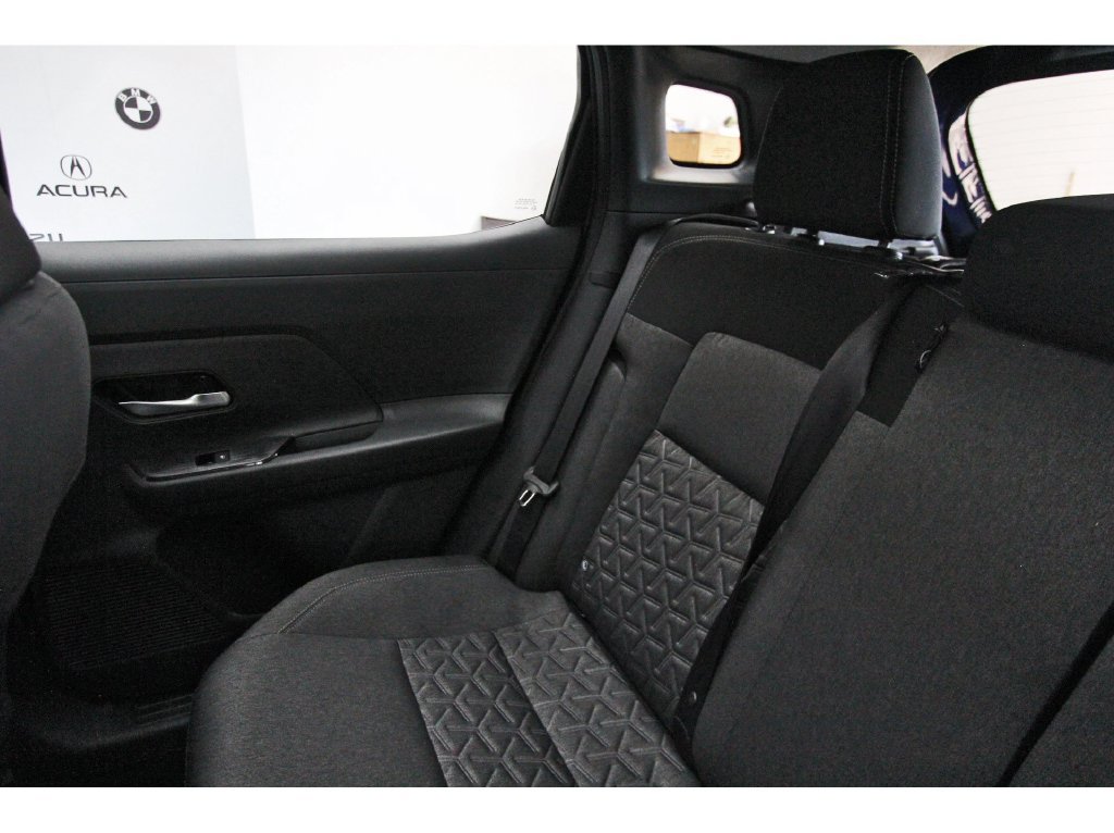 Used 2026 Nissan Kicks SV w/ SV Premium Package FWD image 9