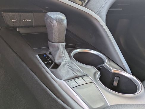Used 2022 Toyota Camry LE image 11