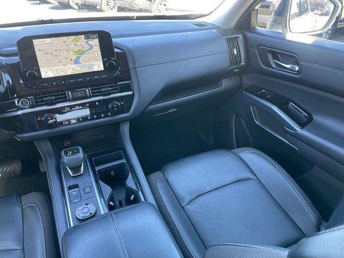 Certified 2023 Nissan Pathfinder SL w/ SL Premium Package AWD/4WD image 11