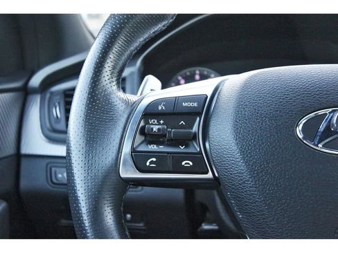 Used 2018 Hyundai Sonata Limited image 18