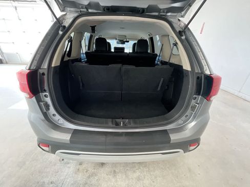 Used 2020 Mitsubishi Outlander SE AWD/4WD image 23