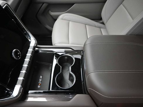 New 2026 GMC Yukon XL Elevation image 15