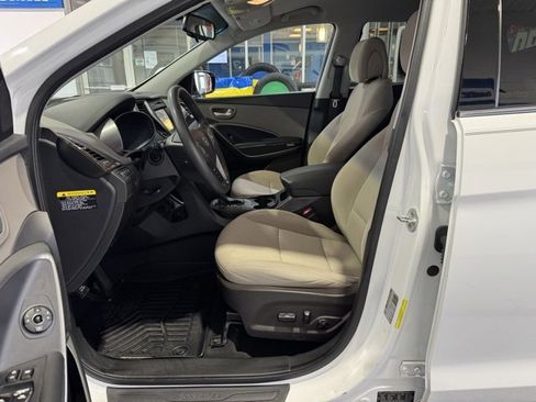 Used 2017 Hyundai Santa Fe Sport image 7