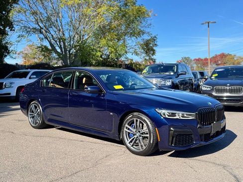 Used 2022 BMW 750i xDrive w/ M Sport Package image 8