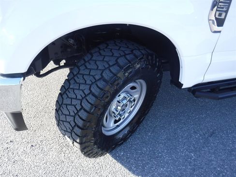 Used 2021 Ford F250 XL w/ Power Equipment Group image 18