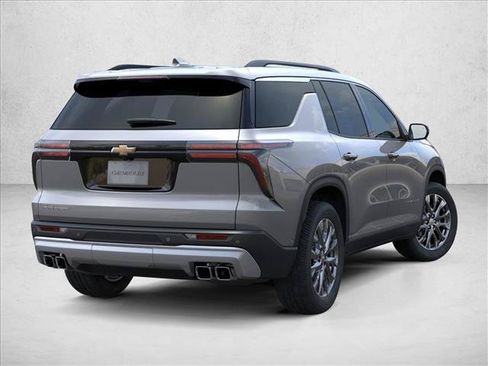 New 2026 Chevrolet Traverse LT w/ Sun and Wheel Package FWD image 5