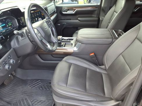 Used 2023 Chevrolet Silverado 1500 LT Trail Boss w/ Convenience Package II AWD/4WD image 5