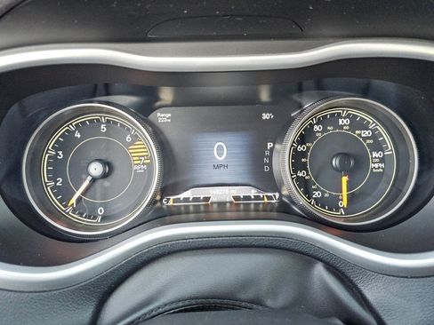 Used 2018 Jeep Cherokee Trailhawk image 28