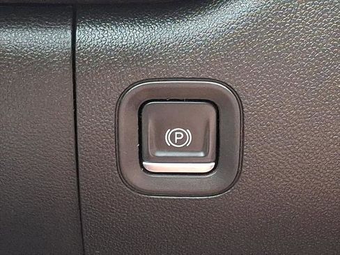 Used 2022 GMC Sierra 1500 Pro w/ Pro Value Package AWD/4WD image 25