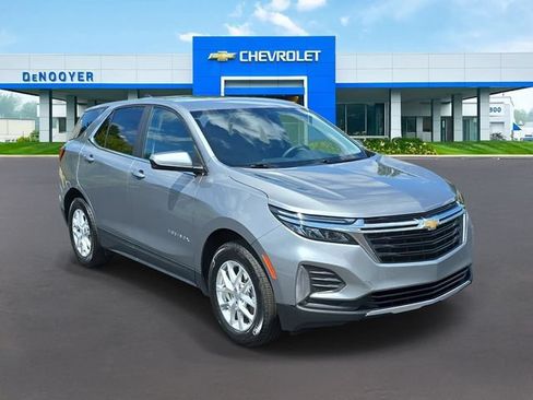 Used 2023 Chevrolet Equinox LT FWD image 7
