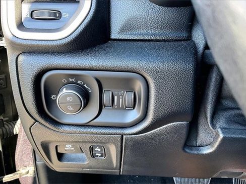 Used 2019 RAM 1500 Laramie image 16