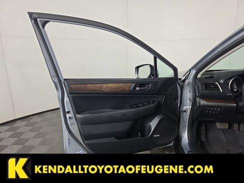 Used 2017 Subaru Outback 3.6R Limited AWD/4WD image 20